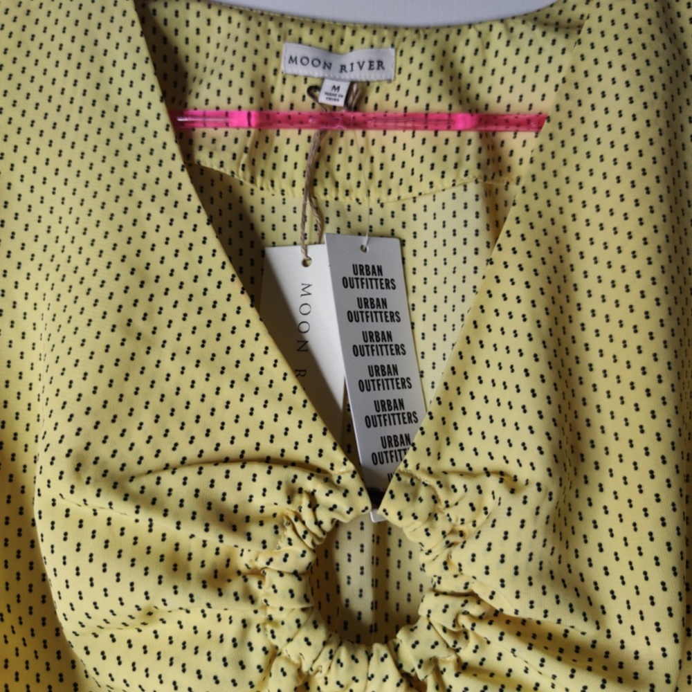 UO Moon River O Ring Cut Out Crop Top NWT size M - Picture 4 of 6